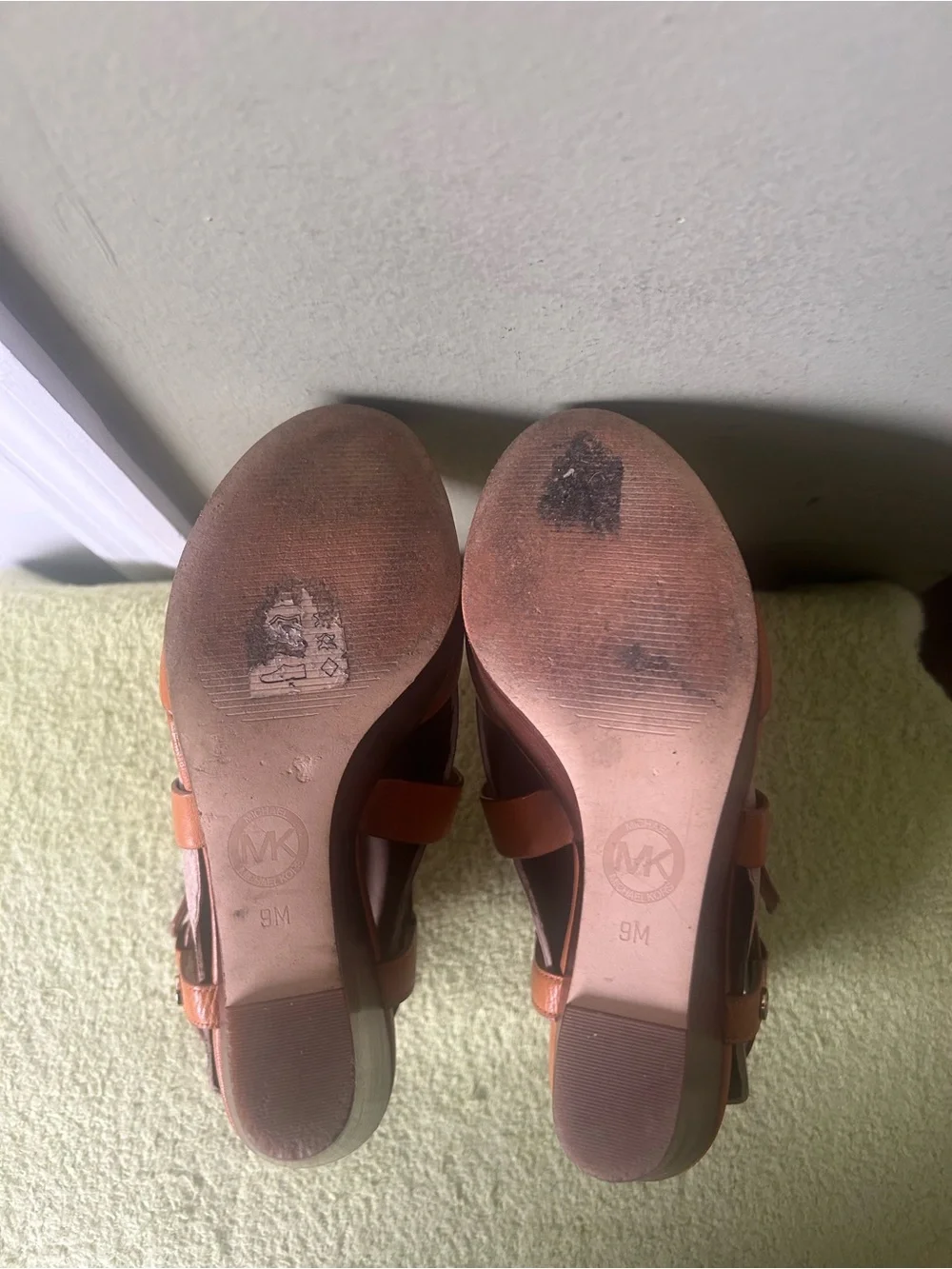 Like New Michael Kors Tan Leather Platform Wedge Sandals Sz 9